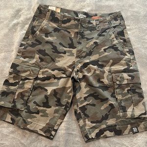 Mens cargo shorts new with tag